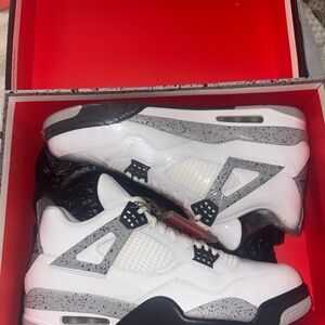 Retro jordan 4s
